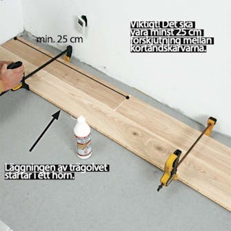 Golvvärme trägolv: De första brädorna pressas ihop Golvvärme trägolv: De första brädorna pressas ihop